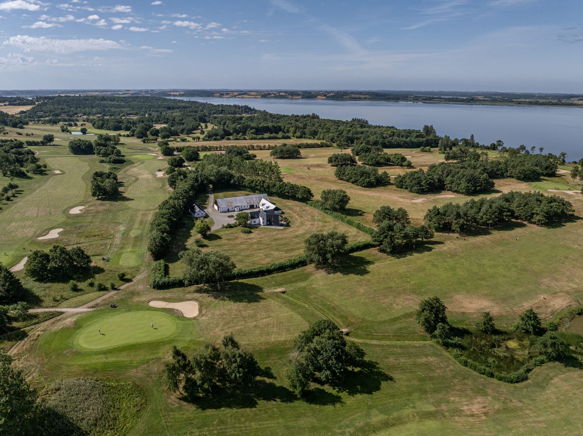 Dronefoto — Hjarbæk Fjord Golfcenter