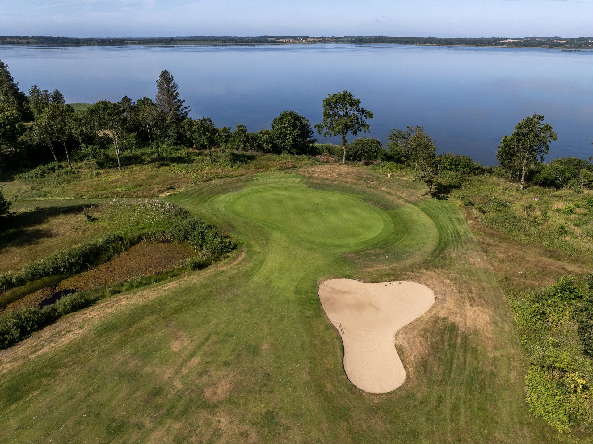 Green ved vandet — Hjarbæk Fjord Golfcenter
