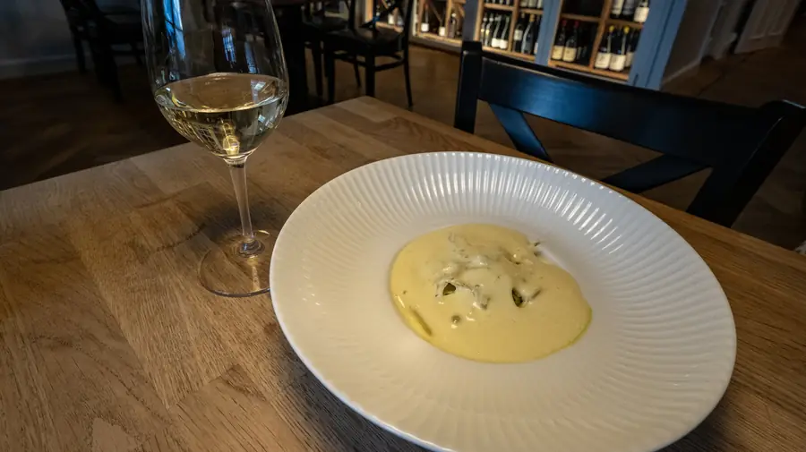 Sauce på tallerken